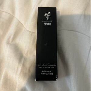 Younique concealer organza